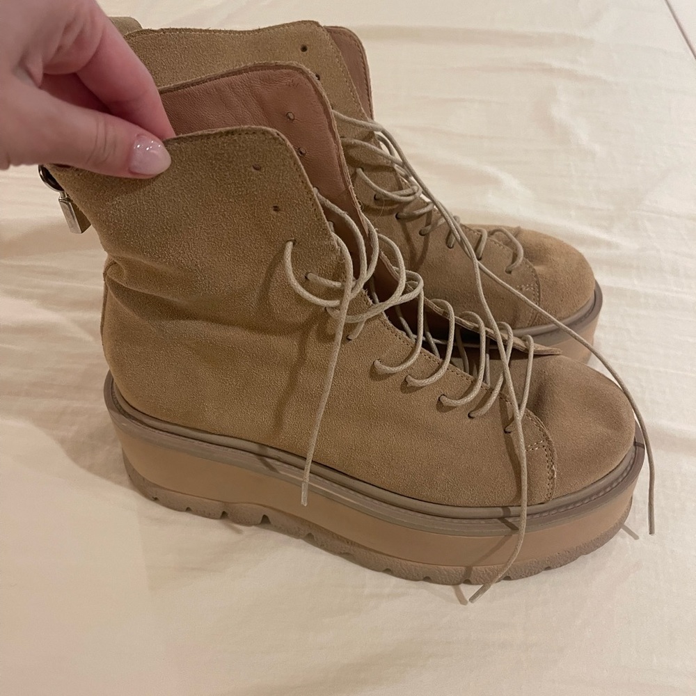 Moja combat boot